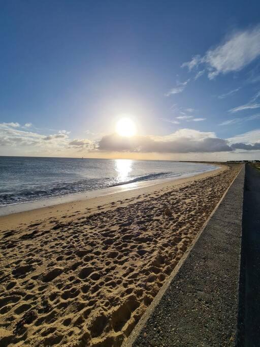 Awave From It All - Escape The City Life Jaywick Sands Экстерьер фото