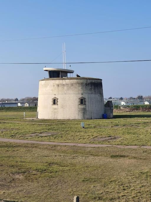 Awave From It All - Escape The City Life Jaywick Sands Экстерьер фото