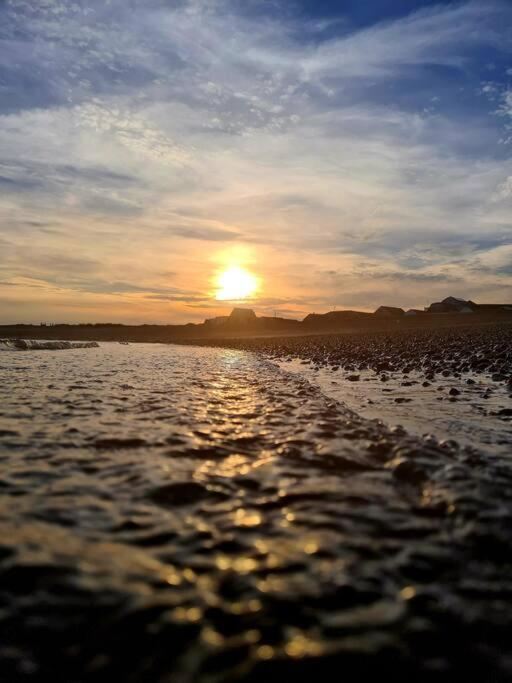 Awave From It All - Escape The City Life Jaywick Sands Экстерьер фото